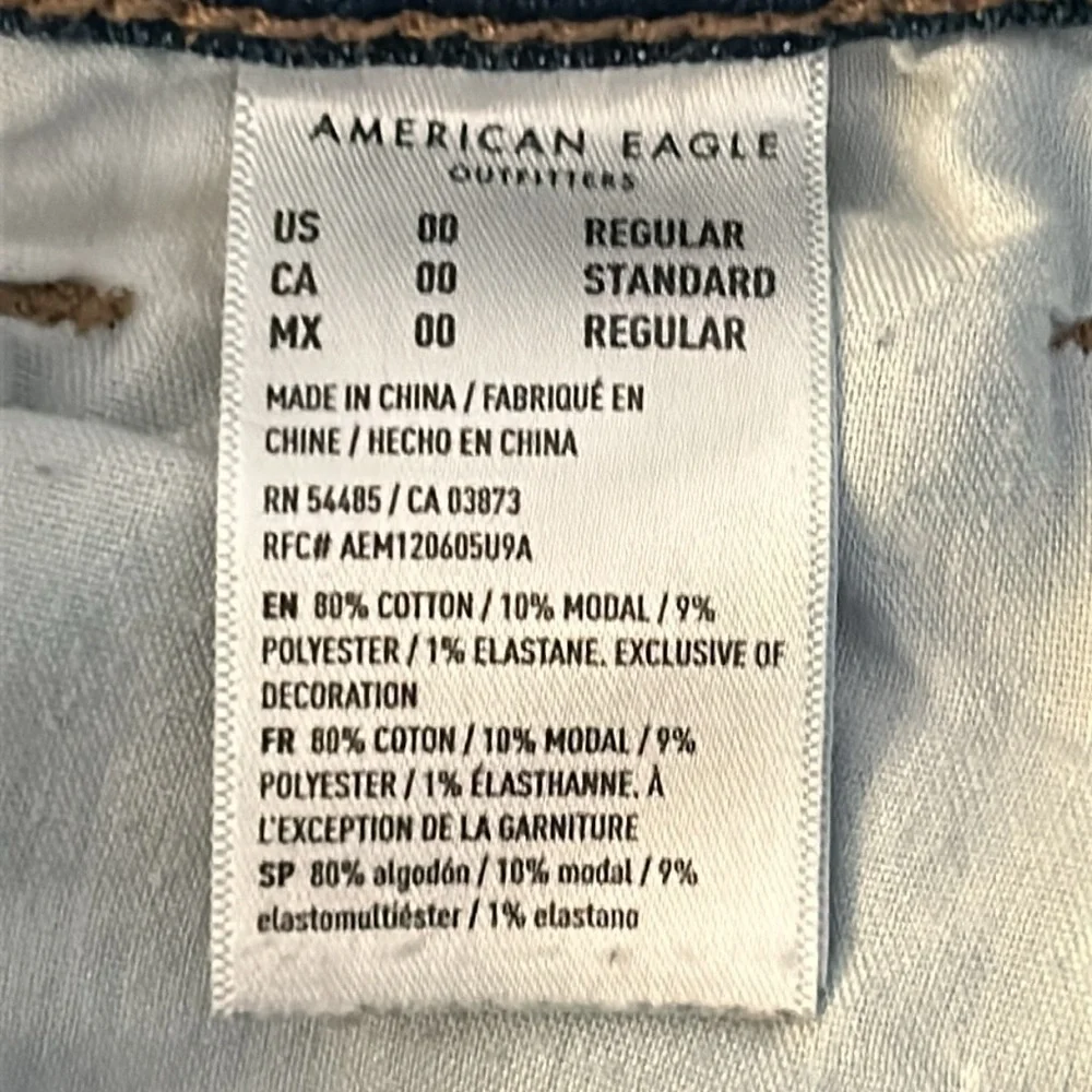 American Eagle MOM jeans size 00 distressed
